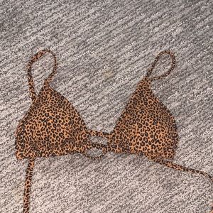 Hi!! Cross back cheetah print swim suit, Size S